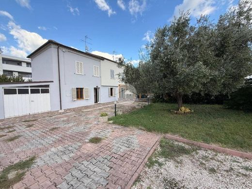 Casa di lusso a Fano, Pesaro e Urbino