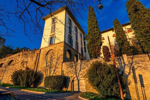 Appartement in Bergamo, Provincia di Bergamo