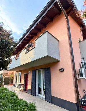 Villa in Pioltello, Milan