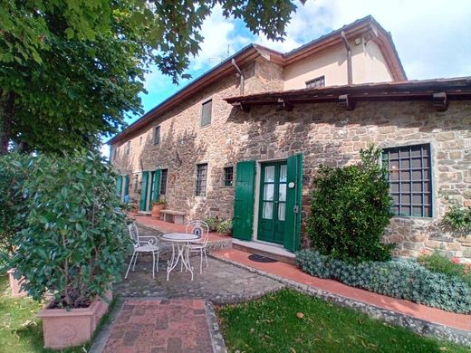 منزل ريفي ﻓﻲ Montecatini-Terme, Provincia di Pistoia