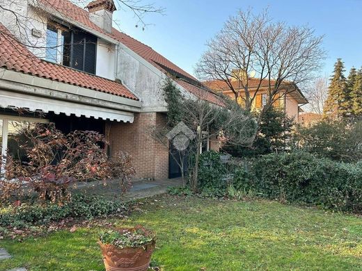 Villa in Gorgonzola, Milan