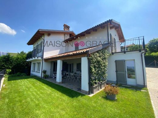 Villa in Alba, Provincia di Cuneo