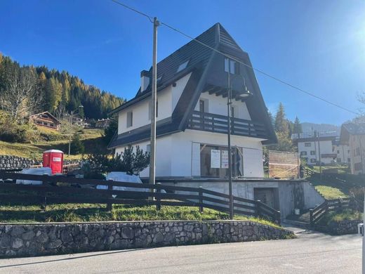 Villa - Selva di Cadore, Provincia di Belluno