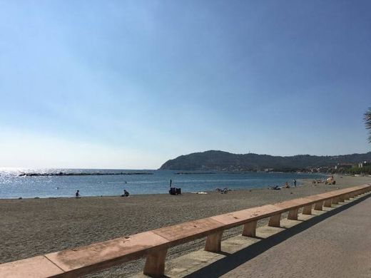 بنتهاوس ﻓﻲ San Bartolomeo al Mare, Provincia di Imperia