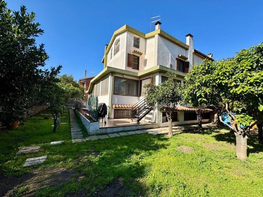 Villa in Cagliari, Provincia di Cagliari