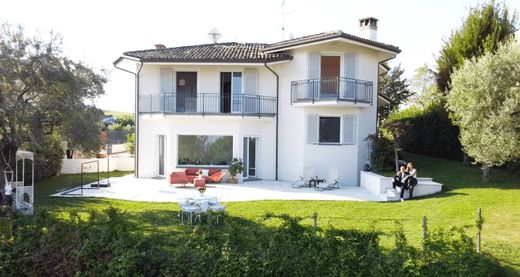 Villa a Longiano, Forlì-Cesena