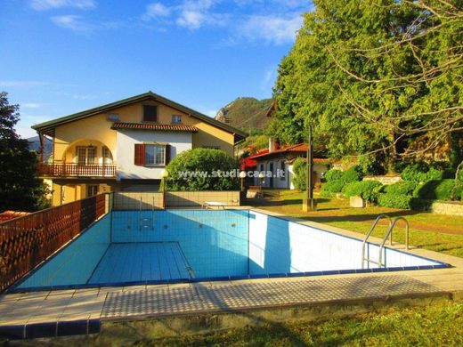 Вилла, Lovere, Provincia di Bergamo