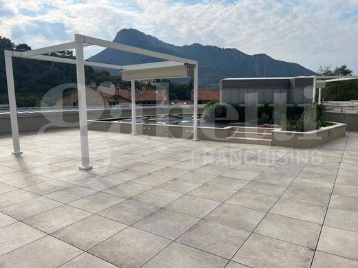 Penthouse in Valmadrera, Provincia di Lecco
