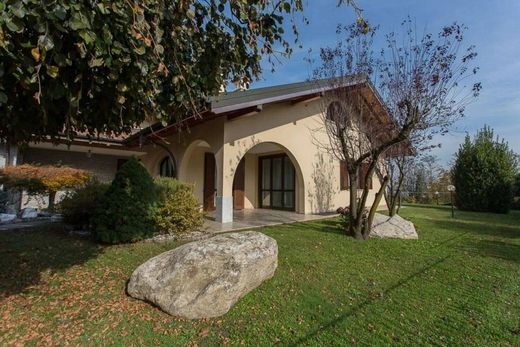 Villa a Gallarate, Varese