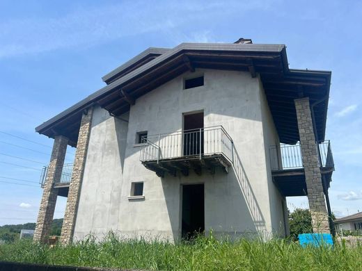 Villa en Monticelli Brusati, Provincia di Brescia