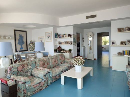 Piso / Apartamento en Finale Ligure, Provincia di Savona