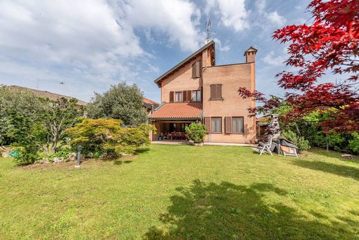 Villa in Lainate, Città metropolitana di Milano