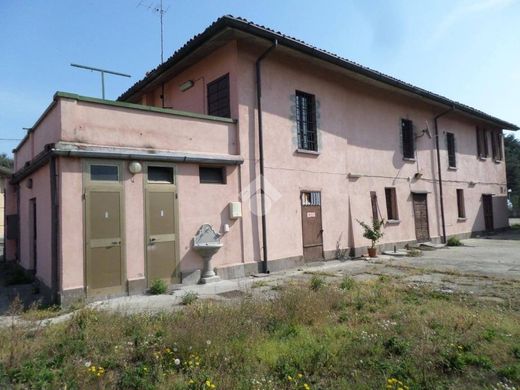 Villa in Peschiera Borromeo, Milan