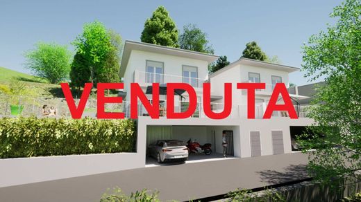 Willa w Garlate, Provincia di Lecco