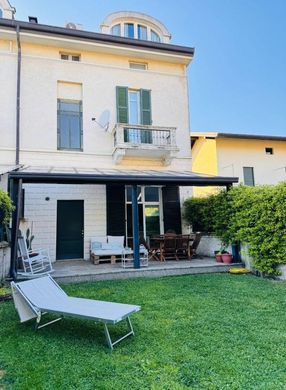 Villa a Gallarate, Varese