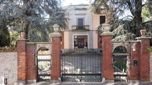 Вилла, Cantù, Provincia di Como