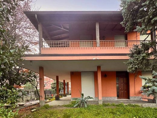 빌라 / Muggiò, Provincia di Monza e della Brianza