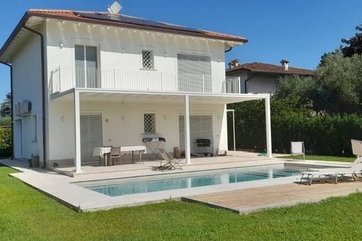 Willa w Pietrasanta, Provincia di Lucca