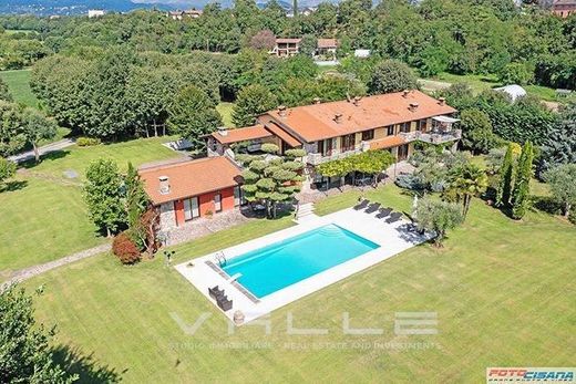 Villa en Dalmine, Bérgamo