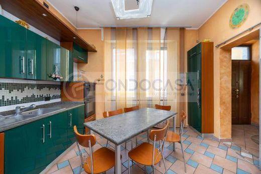 Villa in Sesto San Giovanni, Milan