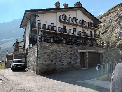 Daire Valtournenche, Aosta ilçesinde