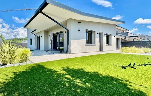 Villa in Rodengo-Saiano, Provincia di Brescia