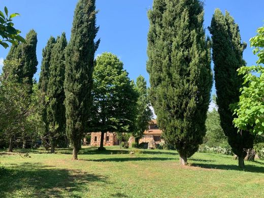 Villa a Manziana, Roma