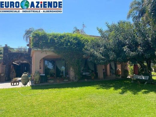 Villa in Aci Catena, Catania