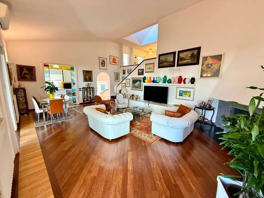 Villa in Saronno, Provincia di Varese