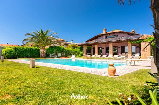 Villa San Costanzo, Pesaro e Urbino ilçesinde