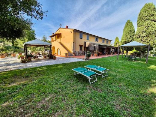 Country House in Vecchiano-Nodica, Pisa