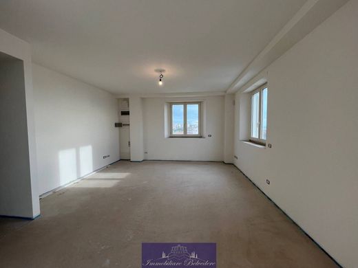 套间/公寓  Camaiore, 卢卡省