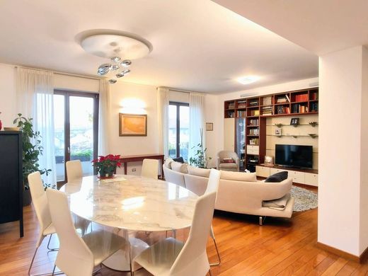 Apartment / Etagenwohnung in Mailand, Lombardei