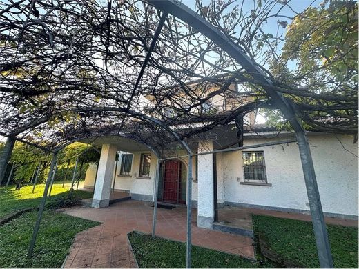 别墅  Rivolta d'Adda, 克雷莫纳省