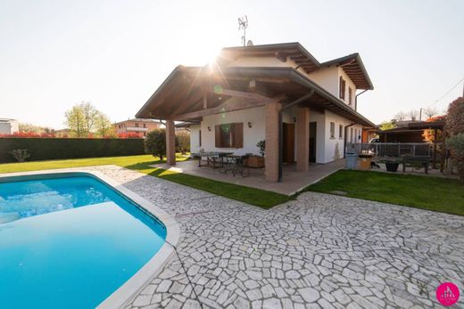 Villa in Fiume Veneto, Pordenone