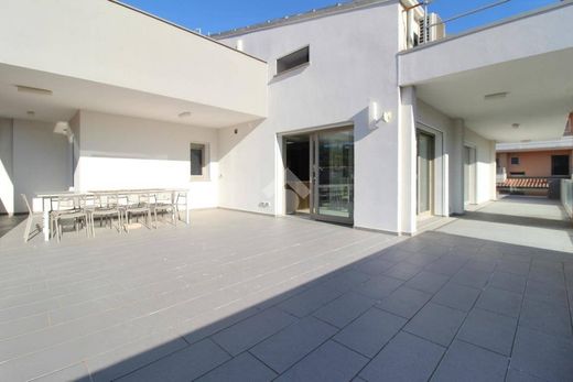 Piso / Apartamento en Roseto degli Abruzzi, Provincia di Teramo
