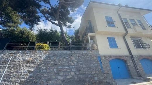 Villa en Ospedaletti, Provincia di Imperia