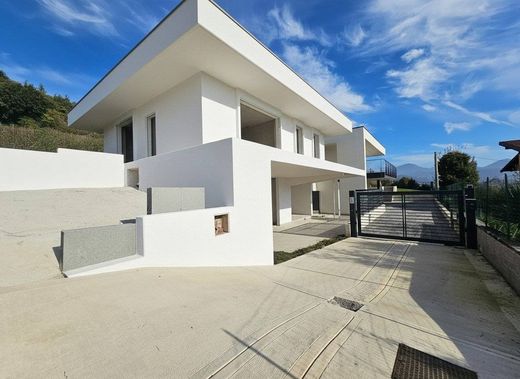 Villa a San Paolo d'Argon, Bergamo