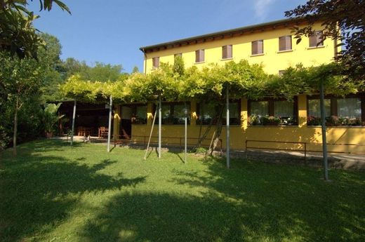 Casa de campo en San Pietro di Feletto, Provincia di Treviso