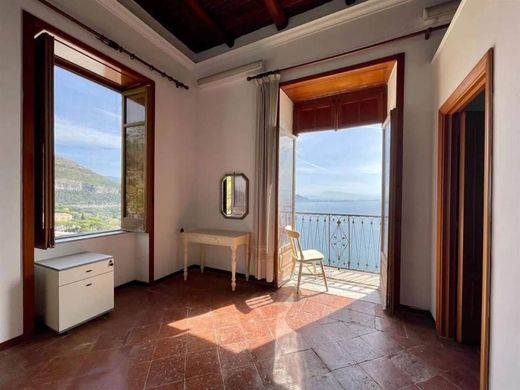 Вилла, Vietri sul Mare, Provincia di Salerno