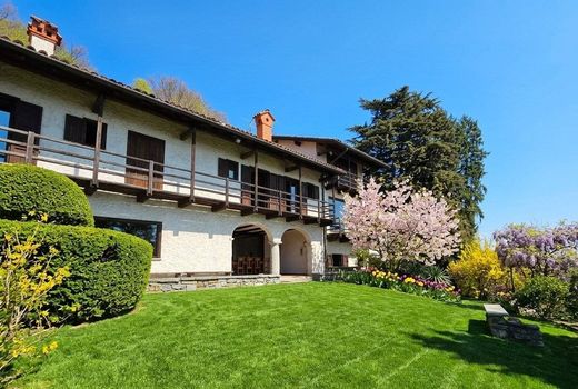 Casa de campo en Nebbiuno, Provincia di Novara
