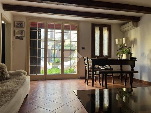 Элитный дом, Феррара, Provincia di Ferrara