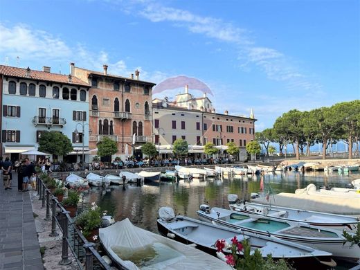 펜트하우스 / Desenzano del Garda, Provincia di Brescia