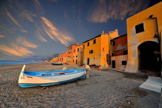 Appartement à Finale Ligure, Savone