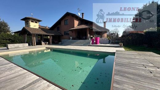 Villa a Binasco, Milano