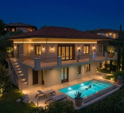 Villa - Lonato, Provincia di Brescia