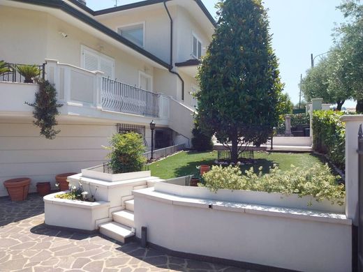 Villa in Morciano di Romagna, Provincia di Rimini