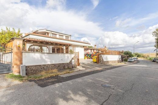 Villa in Guidonia Montecelio, Rome