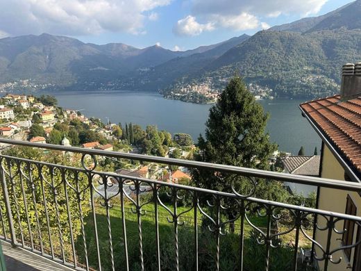 Apartament w Moltrasio, Provincia di Como