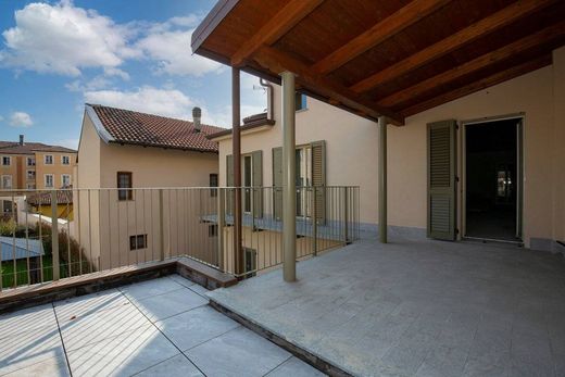 Apartment / Etagenwohnung in Grugliasco, Turin